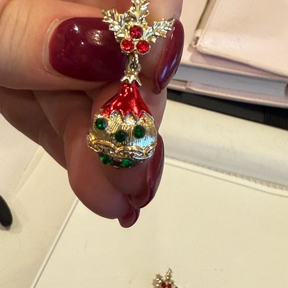 Festive Gold and Red Drop Earrings (vintage) - Picture 6 of 10